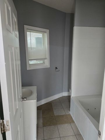 5621 S Green Street, Chicago, IL 60621