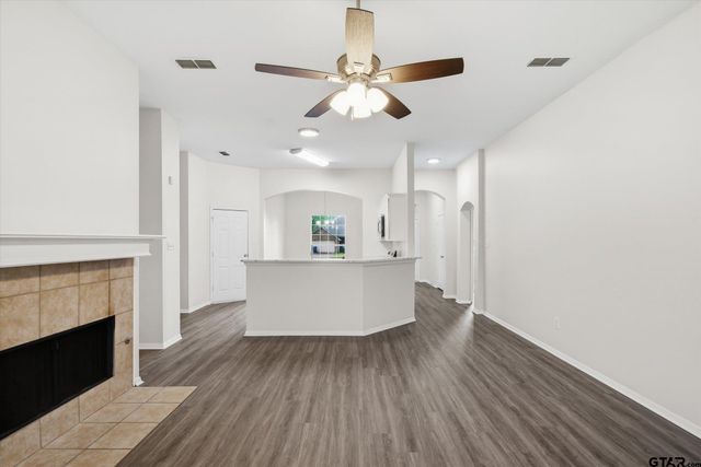 1811 Ruby Cv, Whitehouse, TX 75791