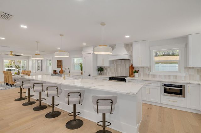 2528 4TH AVENUE S, St Petersburg, FL 33712