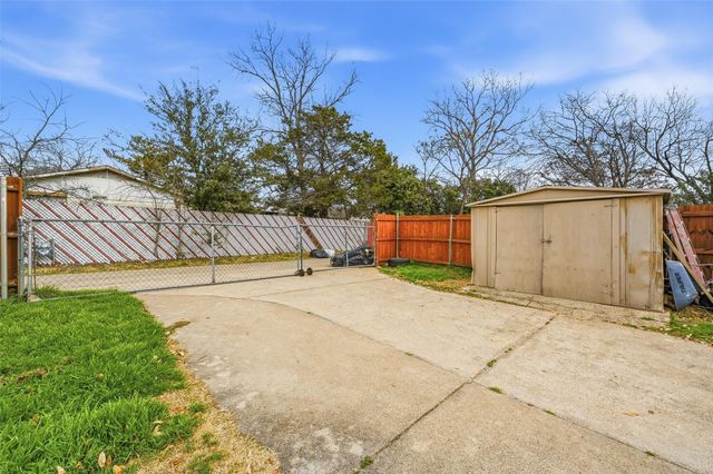 423 Charlotte Street, Duncanville, TX 75137