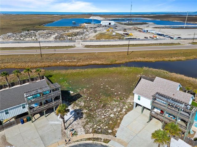 169 Breezy Ct, Port Aransas, TX 78373