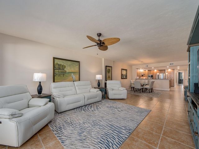 1370 GULF BOULEVARD 402, Clearwater, FL 33767