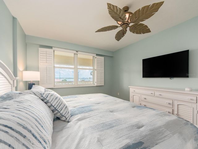 1370 GULF BOULEVARD 402, Clearwater, FL 33767