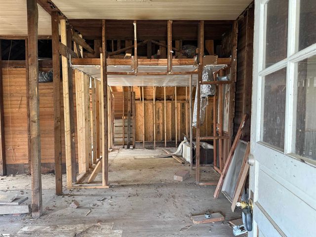 16 Ropp Street, Gray Court, SC 29645