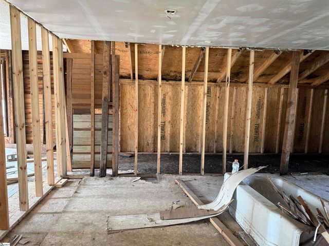 16 Ropp Street, Gray Court, SC 29645