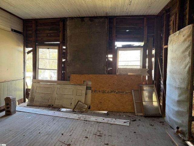 16 Ropp Street, Gray Court, SC 29645