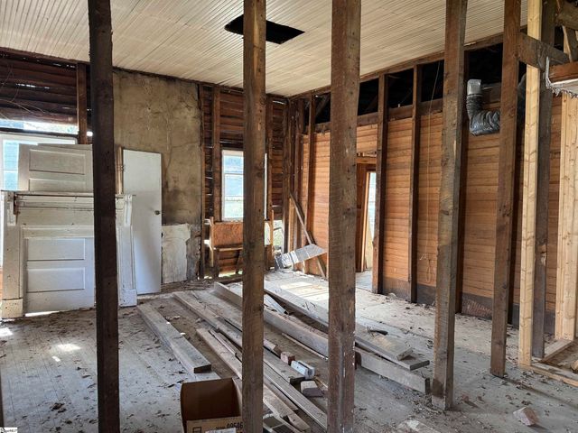 16 Ropp Street, Gray Court, SC 29645