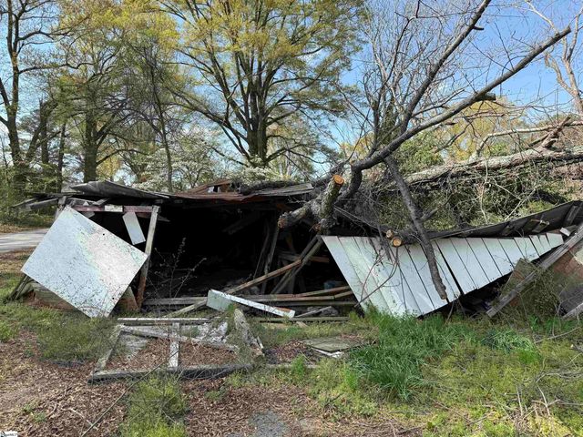 16 Ropp Street, Gray Court, SC 29645