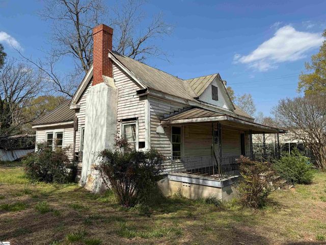 16 Ropp Street, Gray Court, SC 29645