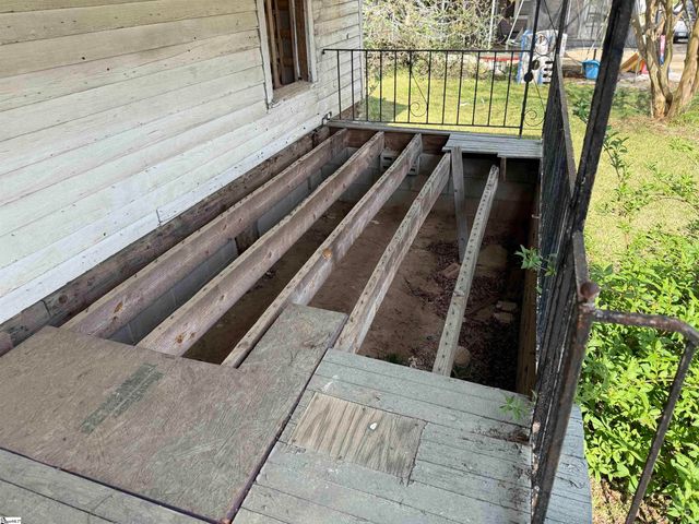 16 Ropp Street, Gray Court, SC 29645