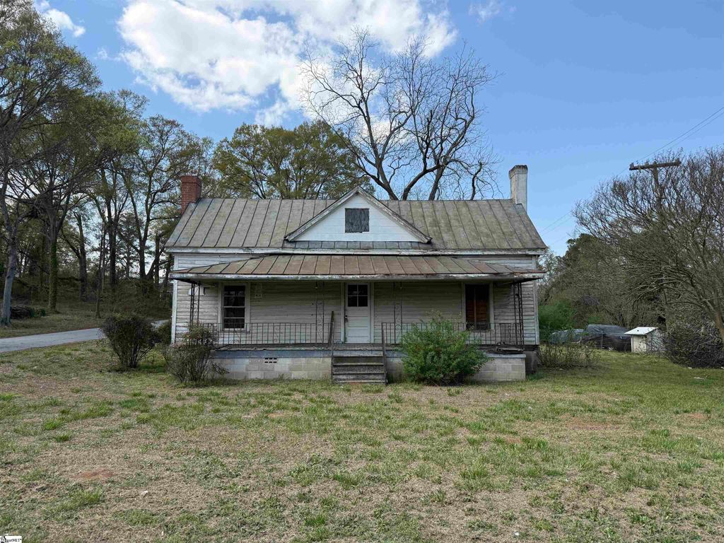 16 Ropp Street, Gray Court, SC 29645