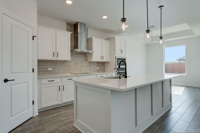 168 Heidi Hill, Castroville, TX 78253
