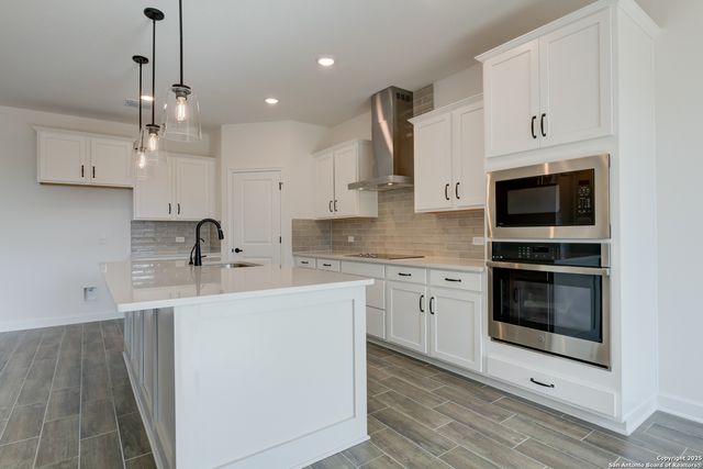 168 Heidi Hill, Castroville, TX 78253