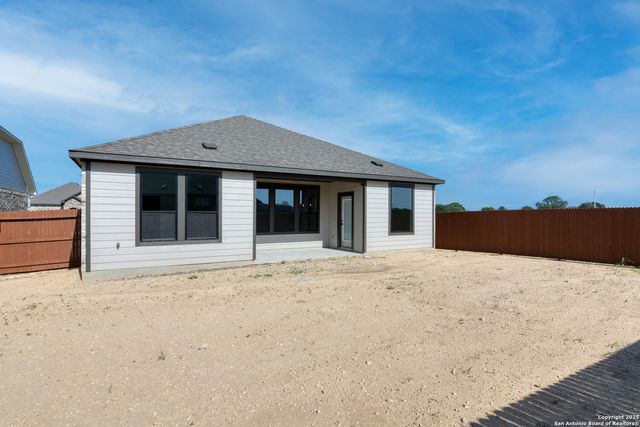 168 Heidi Hill, Castroville, TX 78253