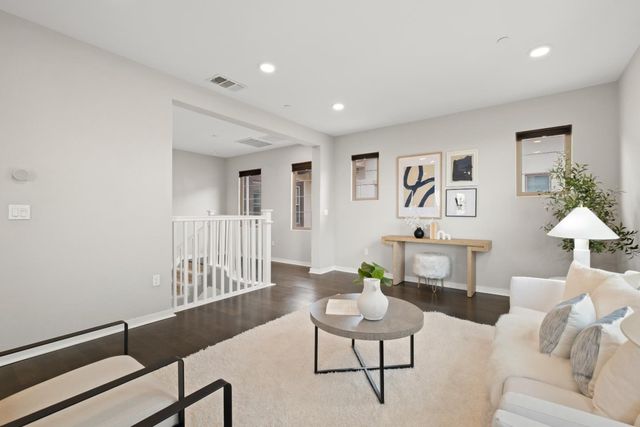 1071 Dewberry Place 102, San Jose, CA 95131