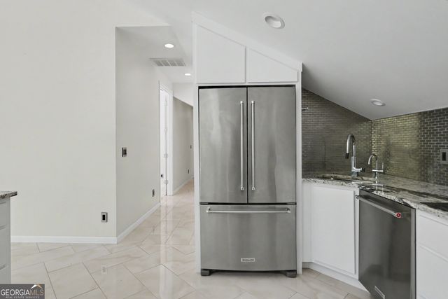 43 General Mitchell Drive M-10, Clayton, GA 30525