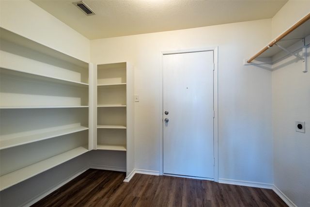 228 Memory Drive, Fort Worth, TX 76108