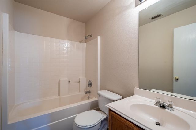 228 Memory Drive, Fort Worth, TX 76108