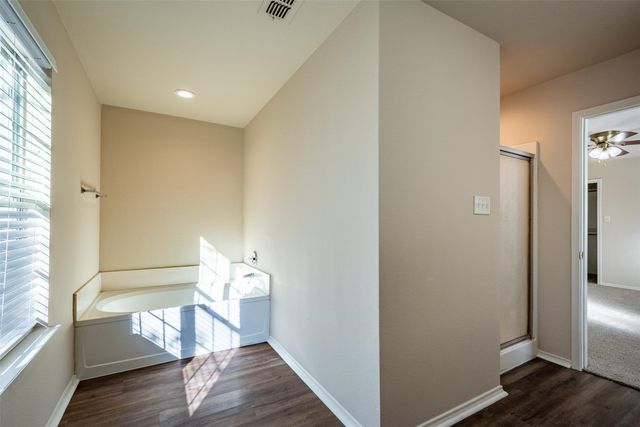 228 Memory Drive, Fort Worth, TX 76108