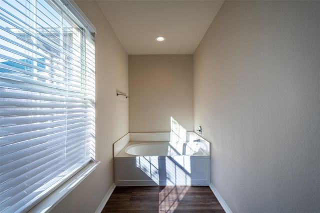 228 Memory Drive, Fort Worth, TX 76108