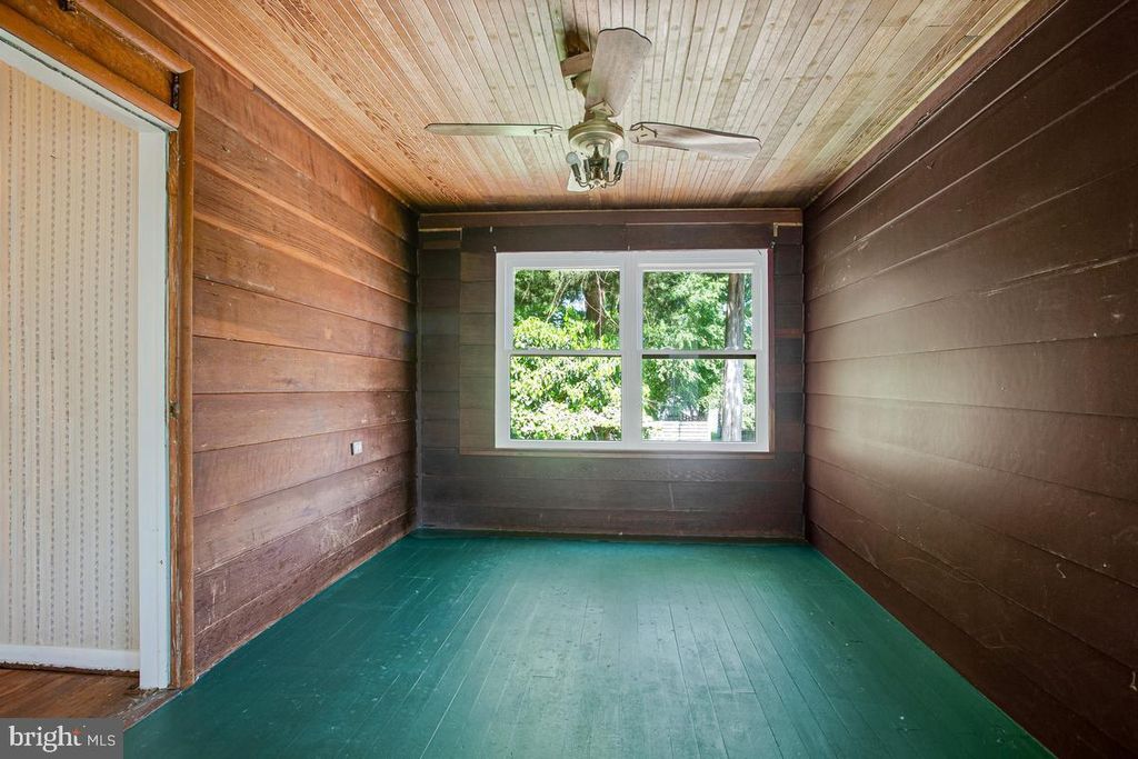 Image 13 of property listing at 605 MELVIN AVE, Annapolis, MD 21401