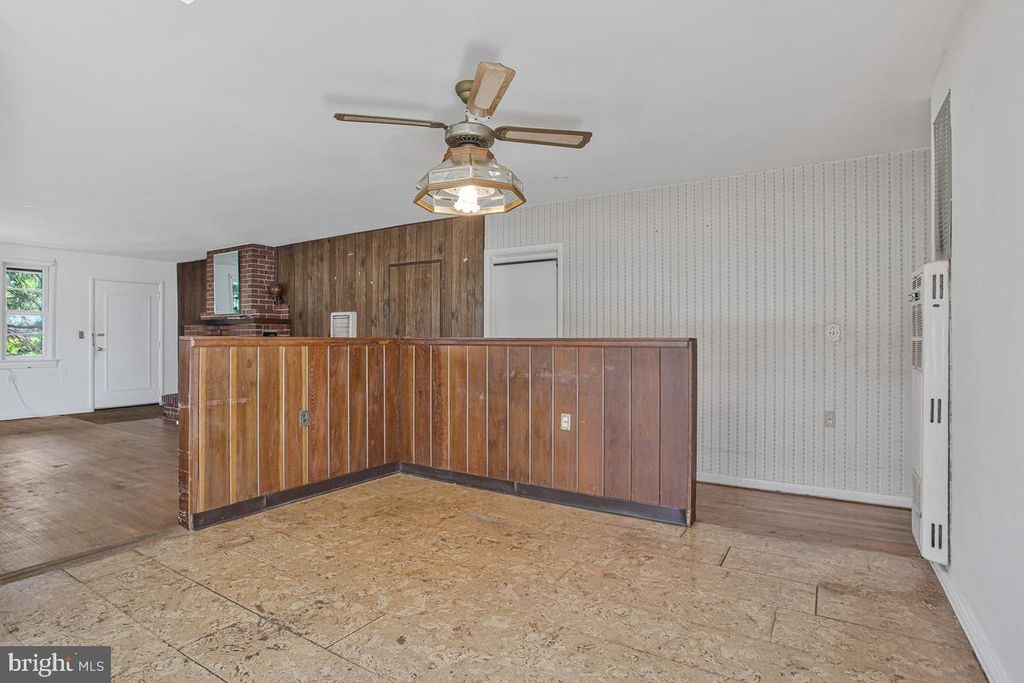 Image 18 of property listing at 605 MELVIN AVE, Annapolis, MD 21401