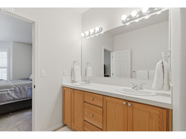 11132 Sw BARBER St, Wilsonville, OR 97070