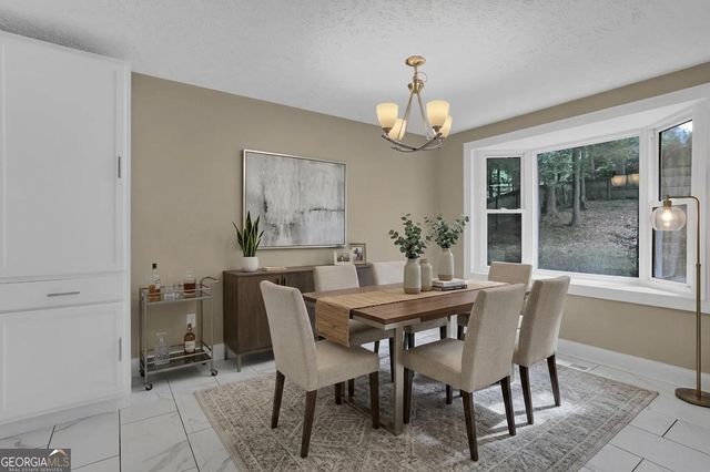 9665 N Pond Circle, Roswell, GA 30076