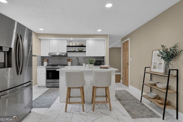 9665 N Pond Circle, Roswell, GA 30076