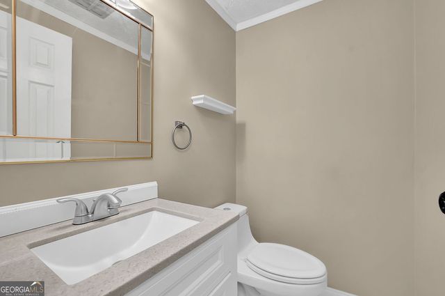 9665 N Pond Circle, Roswell, GA 30076