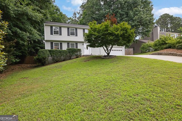 9665 N Pond Circle, Roswell, GA 30076