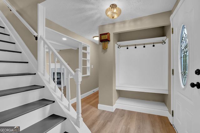 9665 N Pond Circle, Roswell, GA 30076