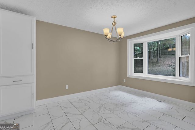 9665 N Pond Circle, Roswell, GA 30076
