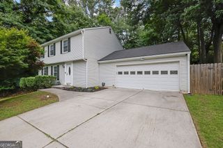9665 N Pond Circle, Roswell, GA 30076