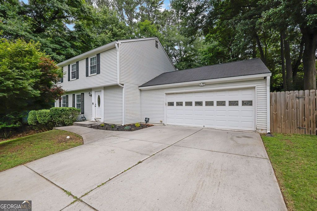 9665 N Pond Circle, Roswell, GA 30076
