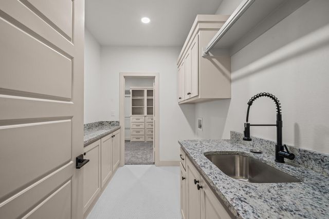 5513 County Road 6100, Lubbock, TX 79415