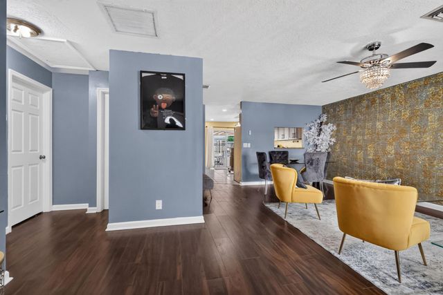 5639 Ithaca Circle E, Lake Worth, FL 33463