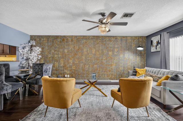 5639 Ithaca Circle E, Lake Worth, FL 33463