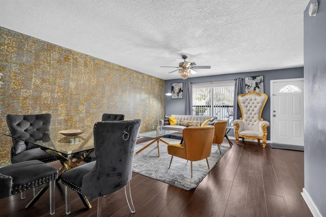 5639 Ithaca Circle E, Lake Worth, FL 33463