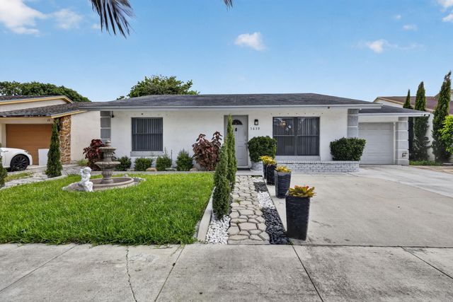 5639 Ithaca Circle E, Lake Worth, FL 33463
