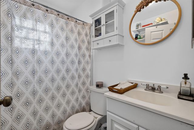 5639 Ithaca Circle E, Lake Worth, FL 33463