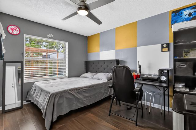 5639 Ithaca Circle E, Lake Worth, FL 33463