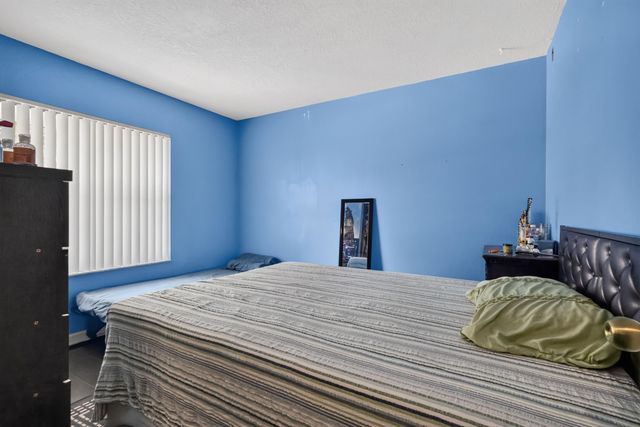 5639 Ithaca Circle E, Lake Worth, FL 33463
