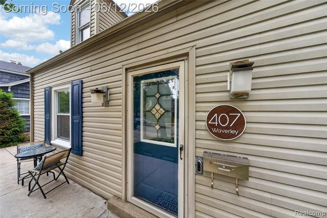 407 Waverley Avenue, Royal Oak, MI 48067