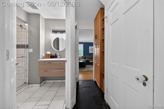 407 Waverley Avenue, Royal Oak, MI 48067