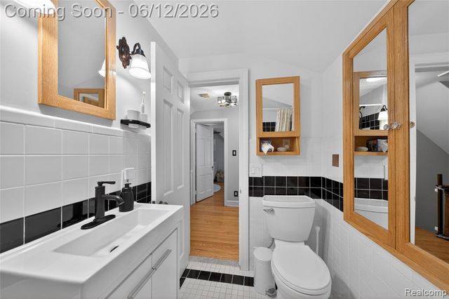 407 Waverley Avenue, Royal Oak, MI 48067