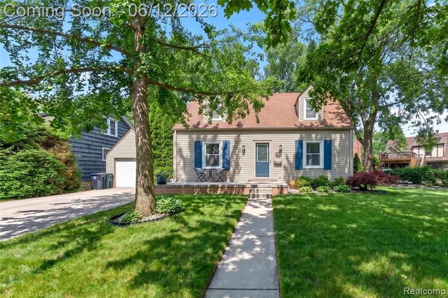 407 Waverley Avenue, Royal Oak, MI 48067