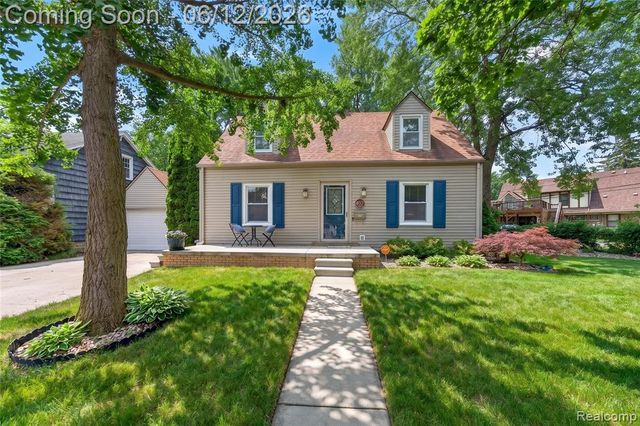 407 Waverley Avenue, Royal Oak, MI 48067