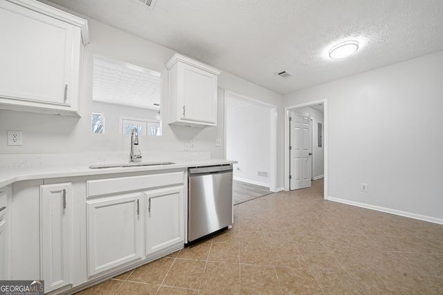 943 Colvin Drive, Locust Grove, GA 30248