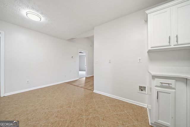 943 Colvin Drive, Locust Grove, GA 30248